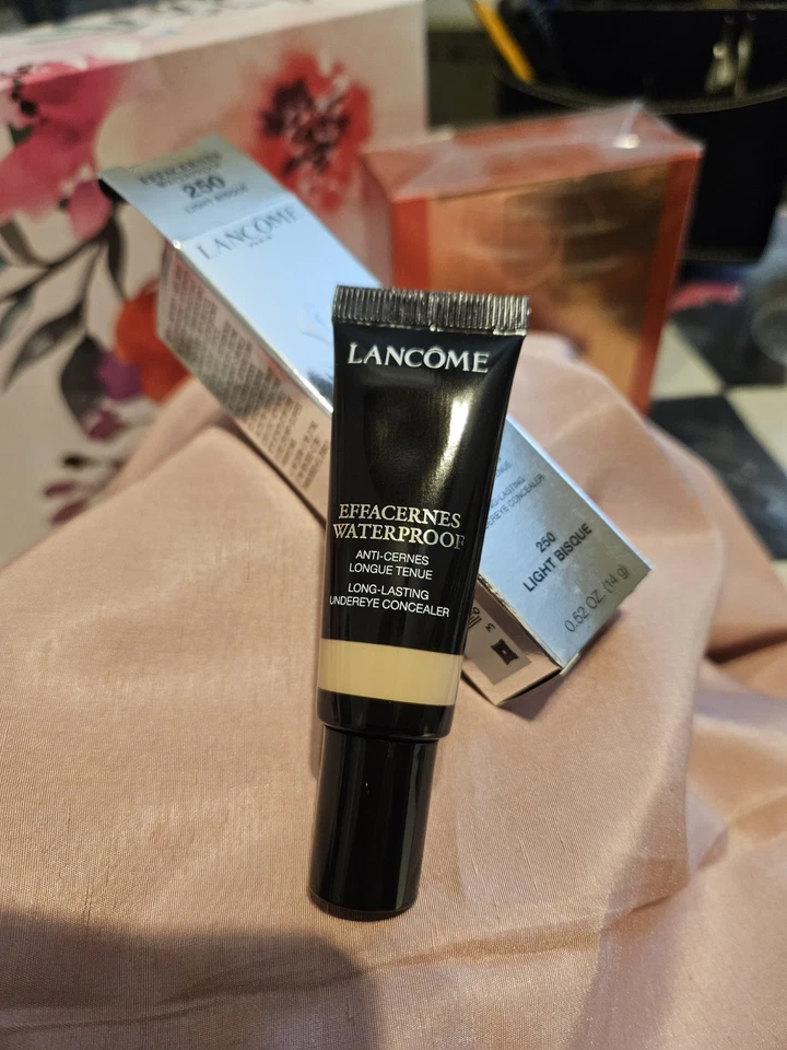 Corrector debajo de los ojos Lancome de larga duración - ¡Mejora tus ojos para que resalten! Foto 3 de 4
