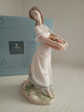 Lladro 7704: "Garden of Athens" Privilege Society Annual Figurine 2004: Boxed