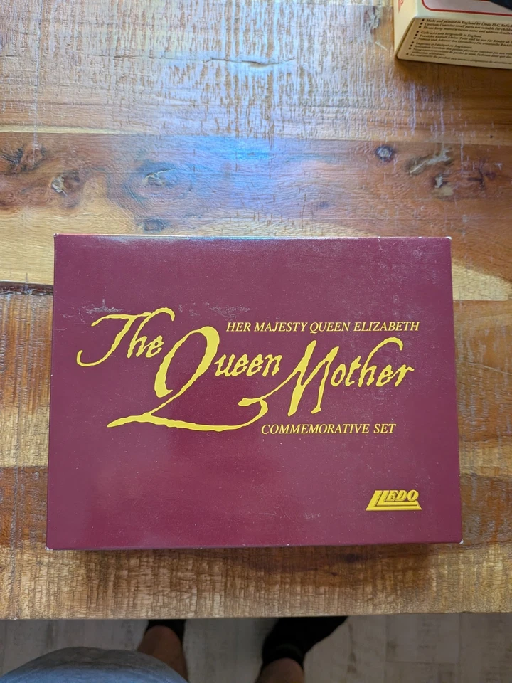 Lledo Her Majesty the Queen Mother Elizabeth Commemorative Set QM1004 - Image 1 of 3