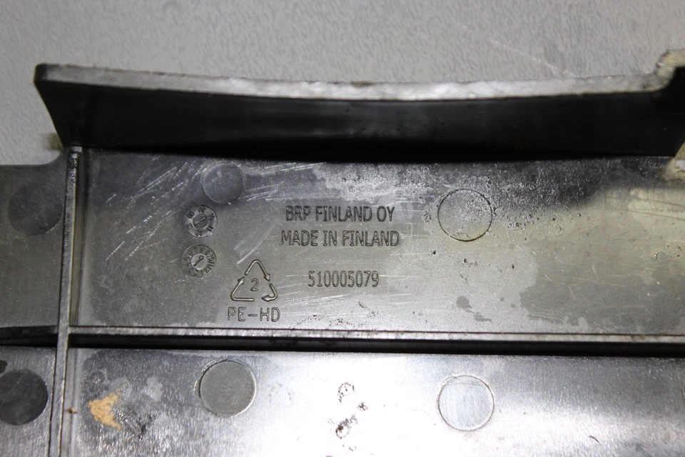 Bandeja suporte caixa bateria 2012 Ski-doo Skandic 600 515176804 - Imagem 4 de 4