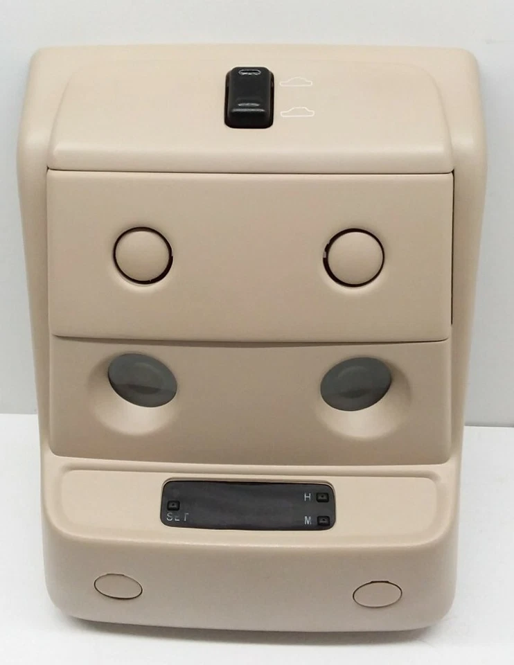 2000-2004 Mitsubishi Montero Sport Front Overhead Dome Light Lamp Original - Image 2 of 4