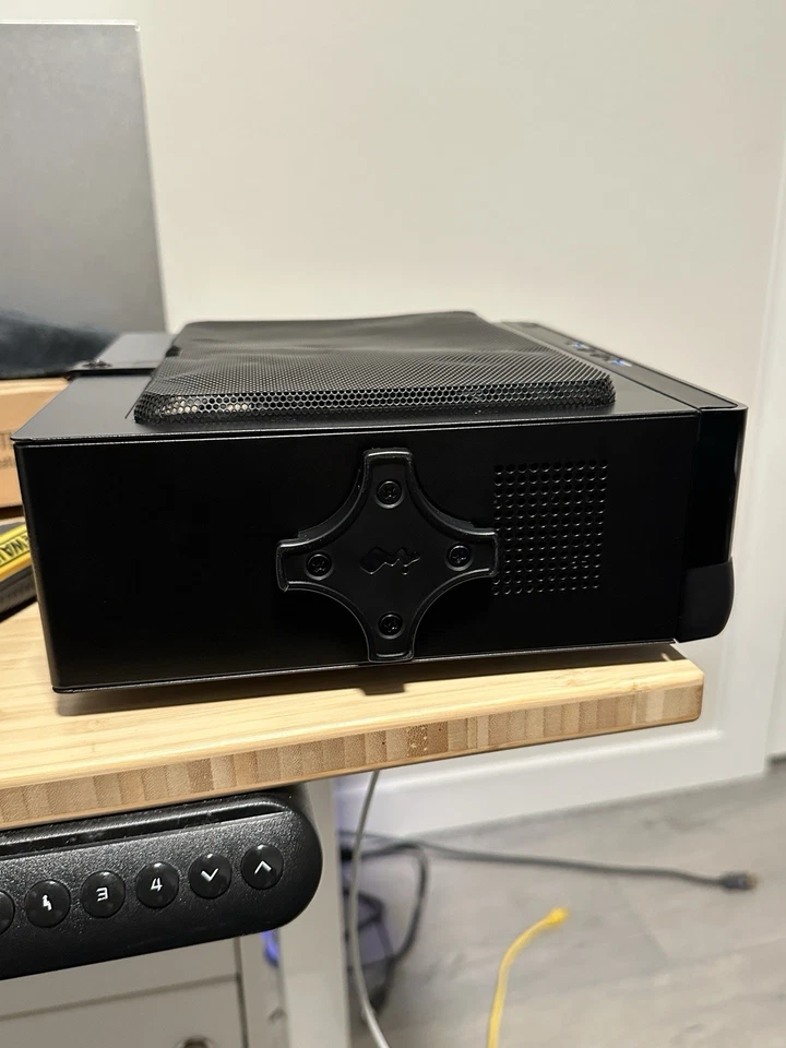 InWin BQ656 Mini-ITX Case with Internal 200W PSU - Image 4 of 4