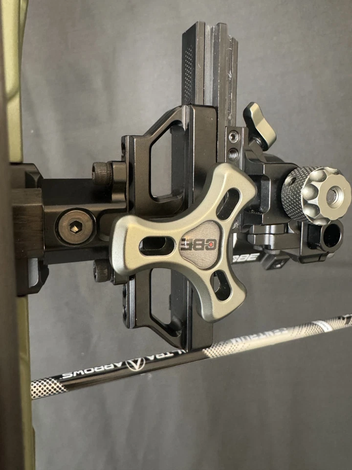 Elite Archery Exalt 35 OD Green Hunt Ready Package With Arrows Full Setup RH New - Image 4 of 4