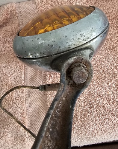 1930s, 1940s, 1950s Cadillac Factory Fog Light Pair, Appleton With Brackets. - Picture 4 of 14