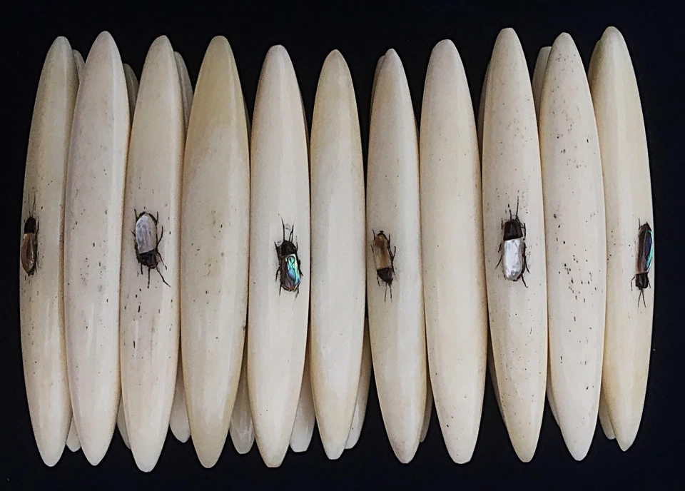 *SCARCE Vintage Shibayama Bracelet + 11 BUGS Cow Bone Bangle - Image 4 of 4