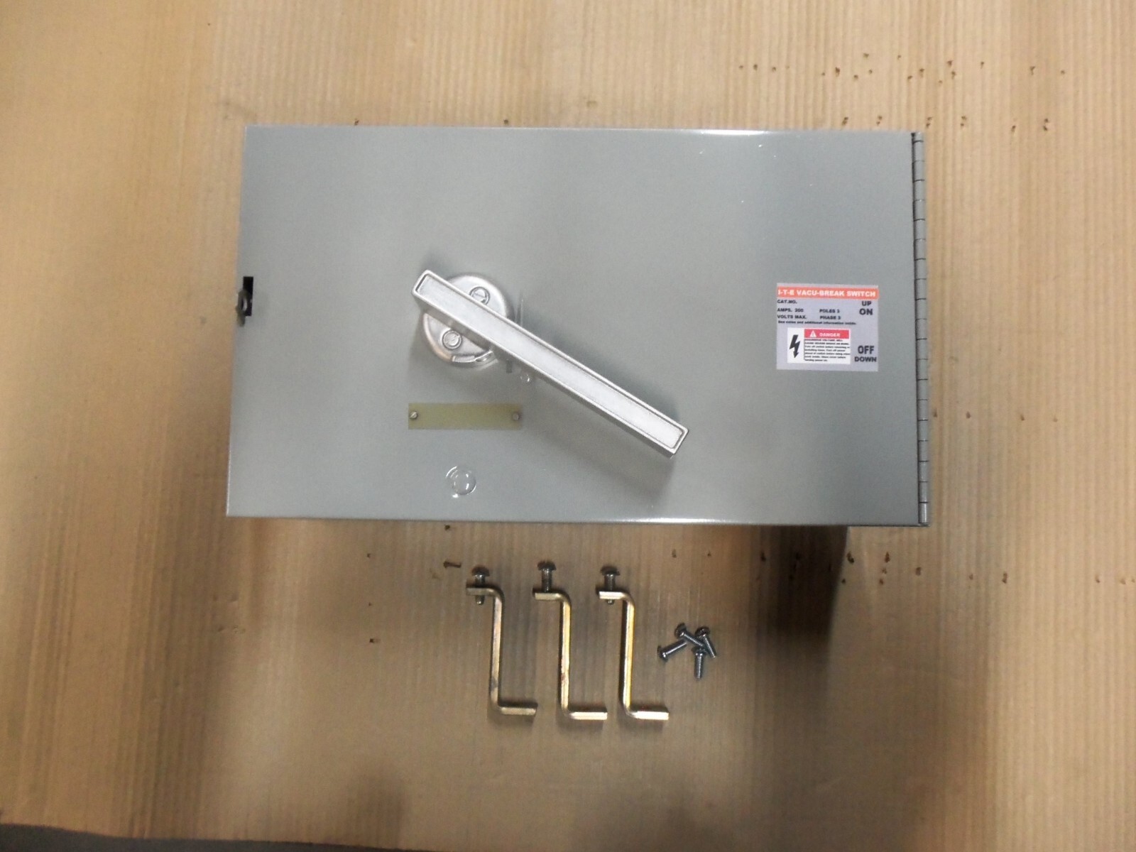 ITE Siemens V7F V7F3604R 200 Amp 600V Fusible Panel Panelboard Switch hard NMH
