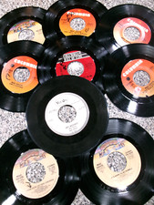 Lot 9 MAC DAVIS 45RPM- Know You're Out There Somewhere/Hey Monkey -Honey -Promo