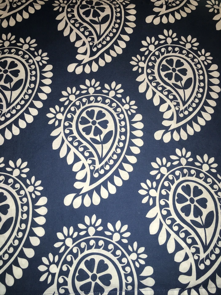 Pottery Barn Teen PB Teen Punchey Paisley Standard Sham Blue White Floral - Image 3 of 4