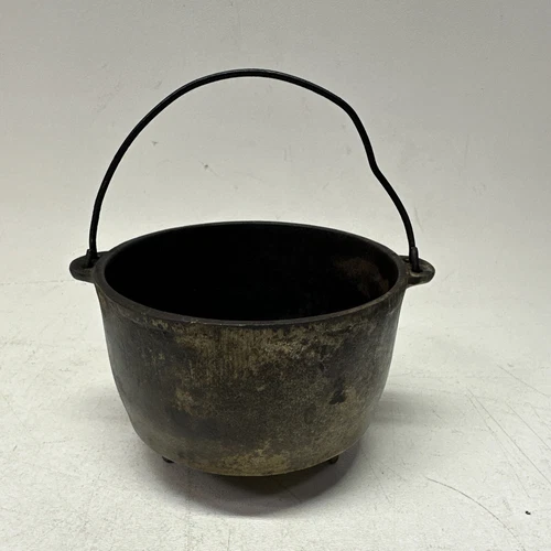 Wagner Ware Cast Iron 3 Legged Toy Kettle in Cast Iron Sidney 0