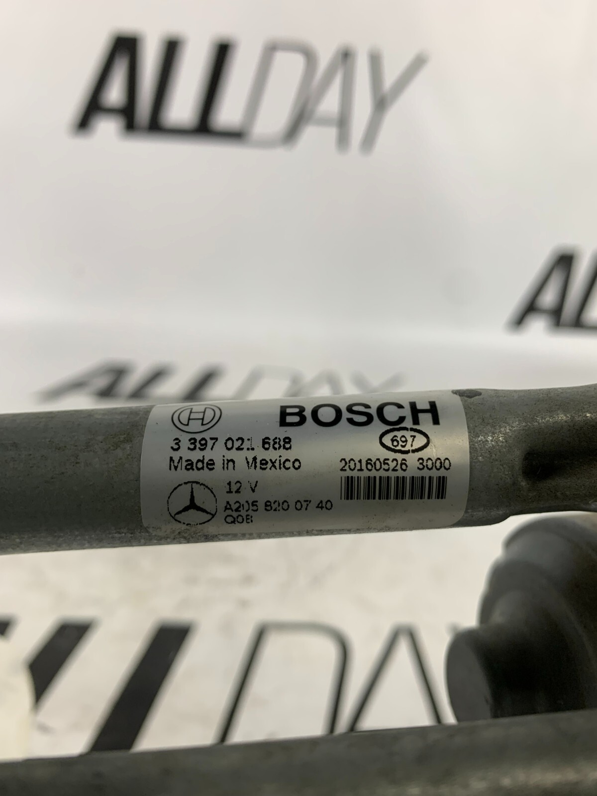 2015 2017 MERCEDES C300 WINDSHIELD WIPER LINKAGE W/ MOTOR OEM