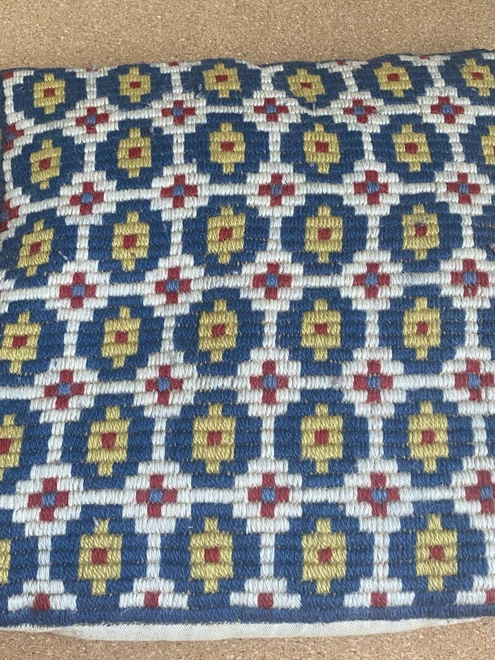 vintage Needlepoint cushion cover Filled 30x28cm-208 - Image 3 of 4