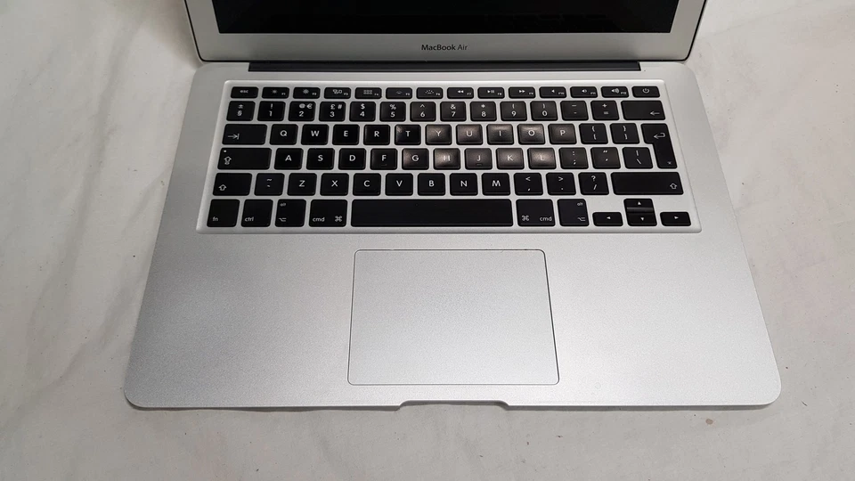 Apple MacBook Air 13" 2017 · i7 · 8GB · 250GB, photo 4 of 5