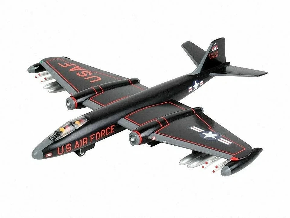 MARTIN B 57B U.S. Night Intrude Light Bomber Revell 85-0230 sc 1/81 Plastic kit - Immagine 2 di 2