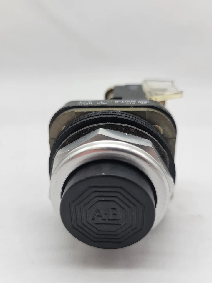 Allen-Bradley 800T-B Black Momentary Pushbutton w Contact Block Series T Nema 4, - Image 4 of 4