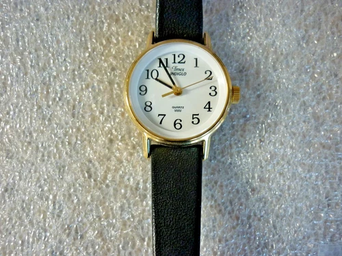 VINTAGE TIMEX INDIGLO QUARTZ WATCH WOMENS WHITE EZ READ DIAL NEW BATTERY