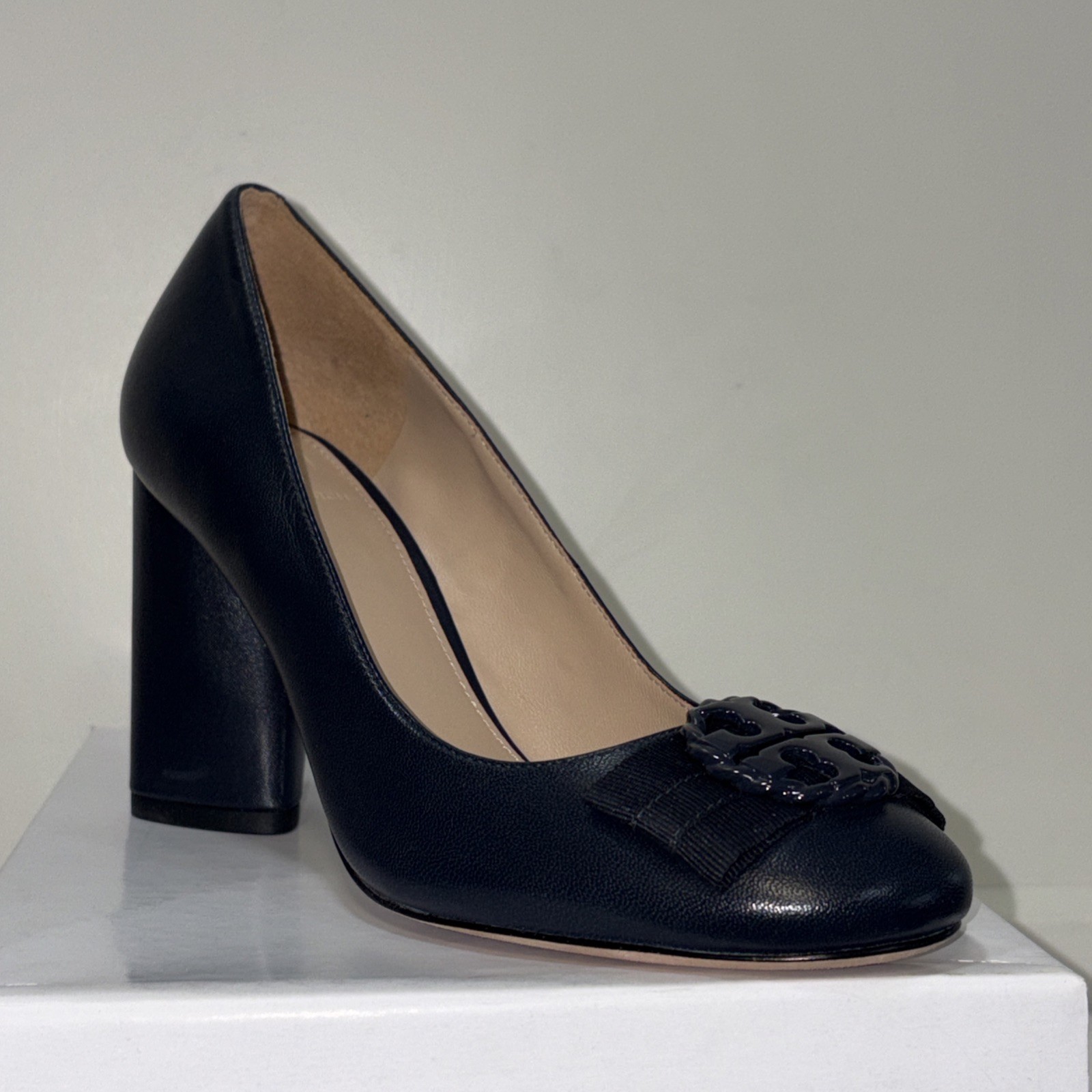 TORY BURCH  Elizabeth Bow Leather Block Heel Pumps Navy Blue Size 6.5M thumbnail 13