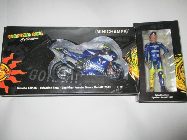 ミニチャンプス 1/12 ヤマハYZR-M1 2005 & V.ロッシ2005 Amazon.co.jp