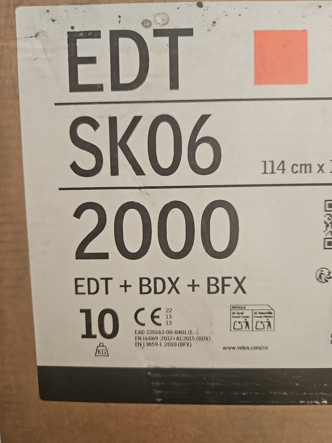 Velux Interlocking Flat Tile Flashing EDT SK06 2000 BDX and Collar 114x118cms