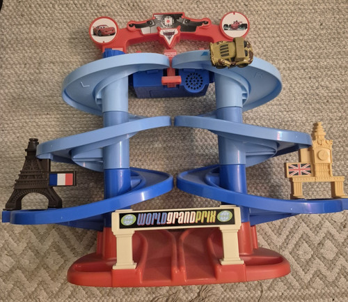 Fisher-Price Disney Cars 2 Spiral Speedway World Grand Prix Track Talking WORKS