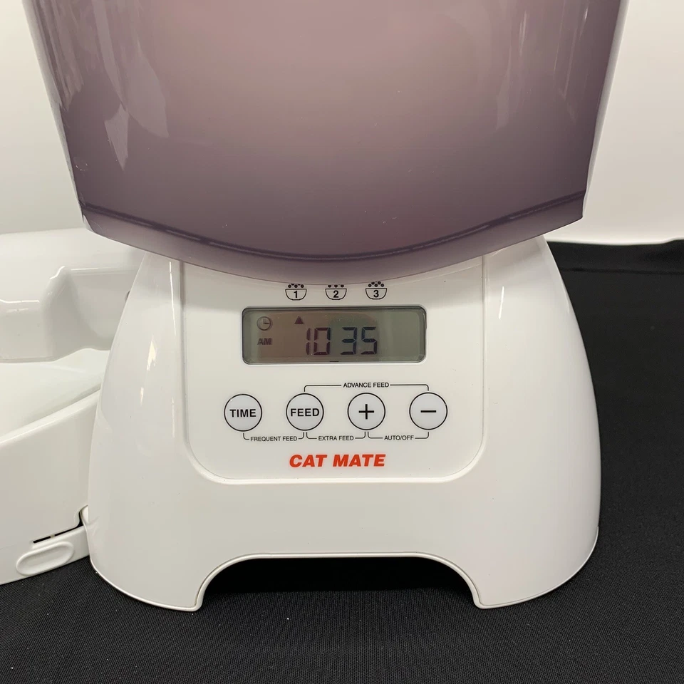 Alimentador automático de alimentos secos para mascotas Petmate C3000 - Funciona Foto 2 de 4