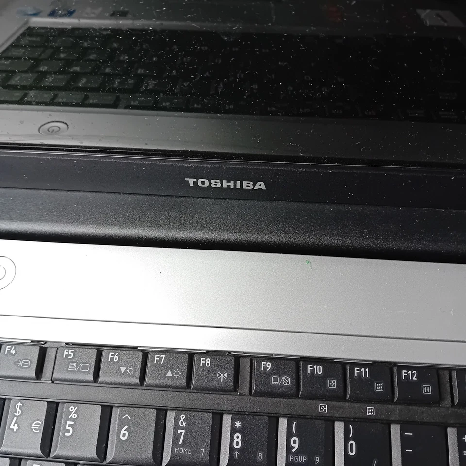 TOSHIBA SATELLITE L450-16Q LAPTOP - NOT TESTED SPARES OR REPAIR PARTS NETBOOK, - Image 3 of 4