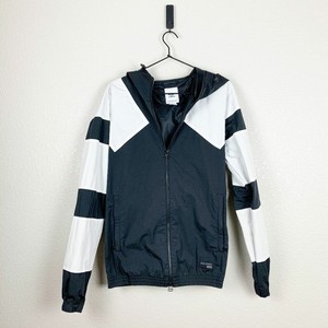 eqt 18 windbreaker