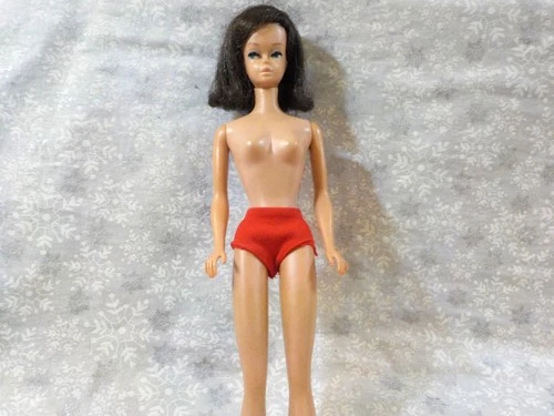 New ListingVintage  Barbie Black Haired Flip Style - In Played With Condition-(NOSE) - READ