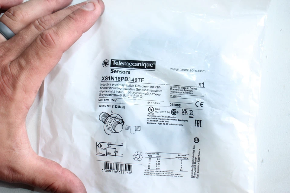 NEW Telemecanique Sensors Inductive Proximity Switch XS1N18PB349TF - Image 2 of 2