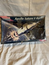Monogram Apollo Saturn V Rocket Model Kit 1:144 Skill 2  5082