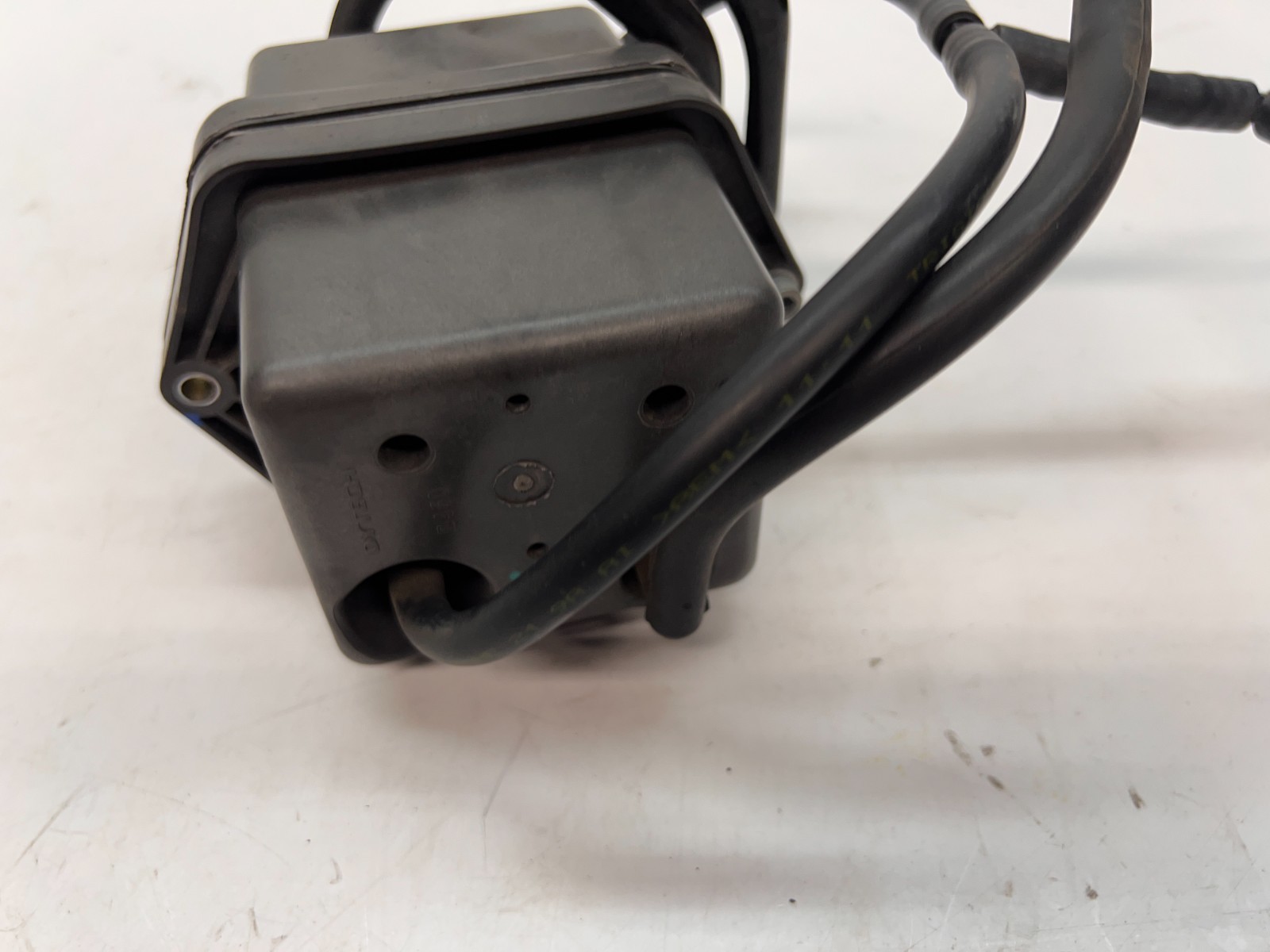 FERRARI 488 GTB SPIDER VACUUM ACCUMALATION TANK DEPRESSION WITH TUBES OEM 306401