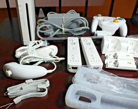 Nintendo Wii Console Bundle Lot - Clean and Tested! Lots of Accessories Included