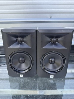 JBL Professional 3 Series LSR305 Linear Spatial Reference Powered