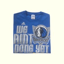 NBA VTG Y2K DALLAS MAVERICKS BASKETBALL WE AINT DONE YET FINALS T SHIRT SZ S