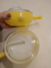 Vintage Set Glasbake Wheat Casserole Bowls w/Fin Lids J-2057  12 Oz Yellow