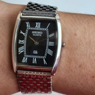 Vintage Seiko Slim Barrel Quartz Black Face Gentlemen's Wrist Watch