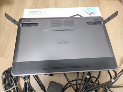 Wacom DTH-1620/K0 Cintiq Pro 16 Inch Pro Graphic LCD Pen