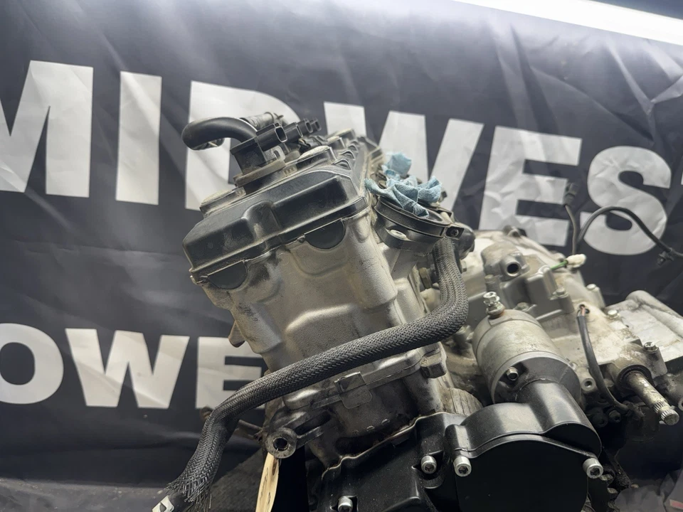 06 07 Suzuki GSXR 600 Motor VÁLVULA DE CABEZA LEVA FUNCIONA BIEN Foto 2 de 4