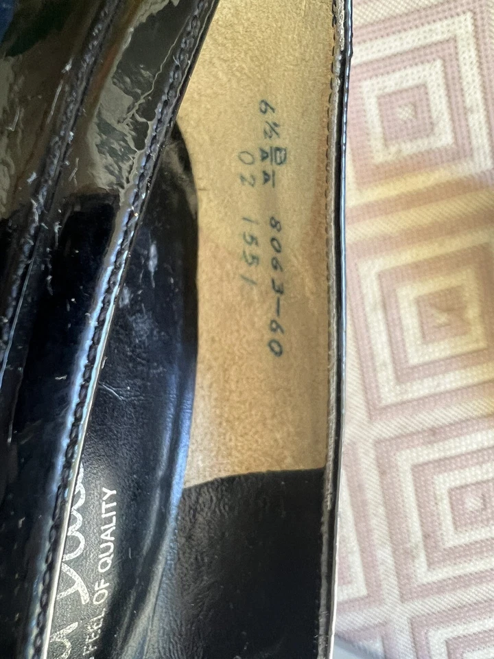VTG 1960s HILL AND DALE Black Patent Leather Heels Shoes US 6.5 AA Mod - Image 4 of 4