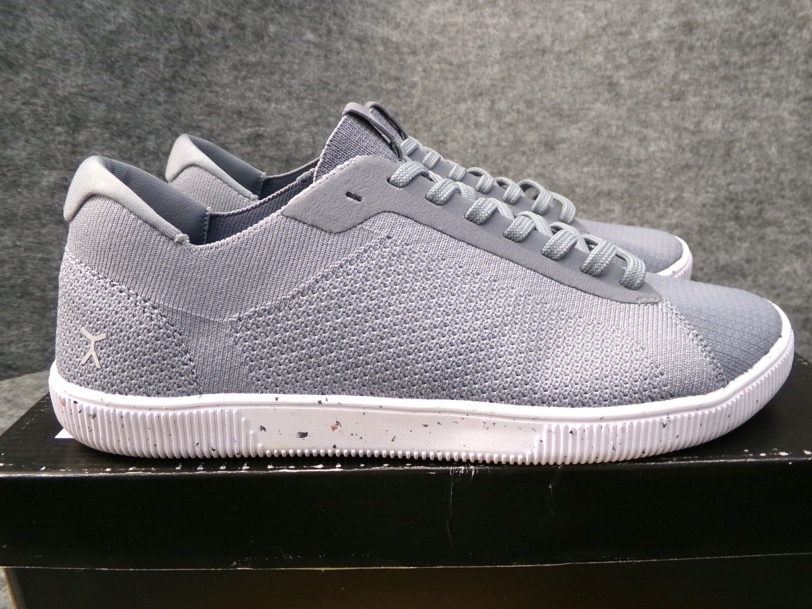 SAOLA Scarpe da uomo Flux Adapt Trainer grigio cemento a piedi nudi atletiche in maglia taglia 9 5