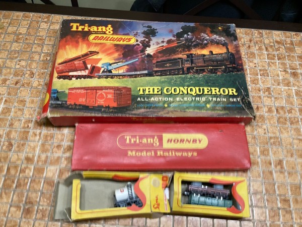 Tri-ang / Hornby Model Railways Tren eléctrico H0 + accesorios + 3 vagones Lima