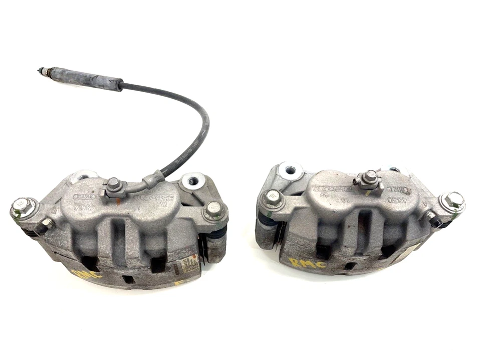 Juego de pinzas de freno delanteras derecha izquierda GMC ACADIA 2017-2020 84483545 84483546 OEM Foto 4 de 4
