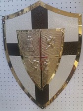 Scudo medioevale in metallo