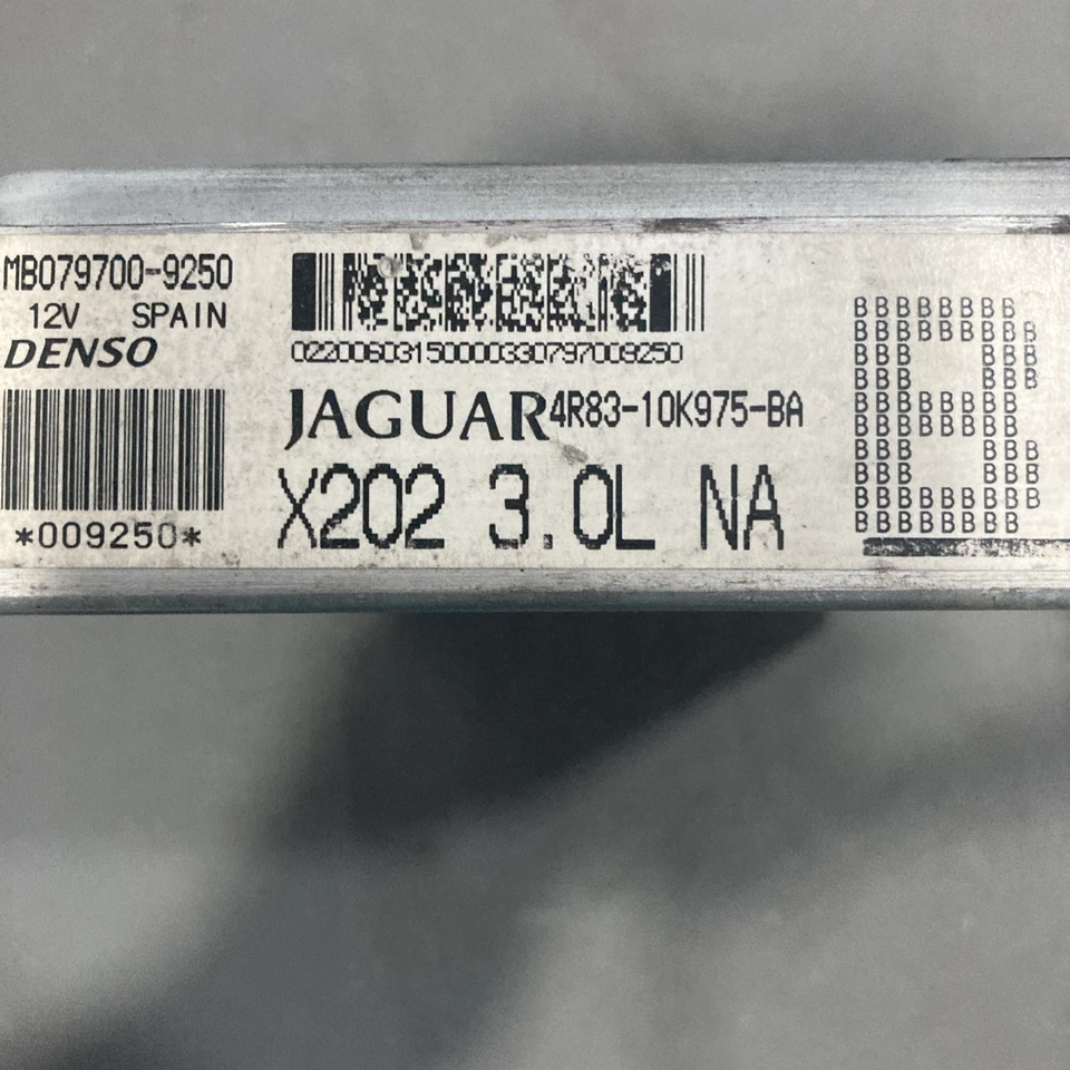 Jaguar S-Type 2004-2006 3,0 L ECU/ECM 4R83-10K975-BA Foto 4 de 4