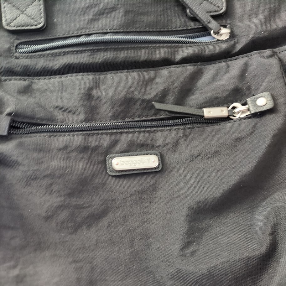 Baggallini 3 in 1 Convertible Backpack Handbag Black Large Silver RFID Wristlet