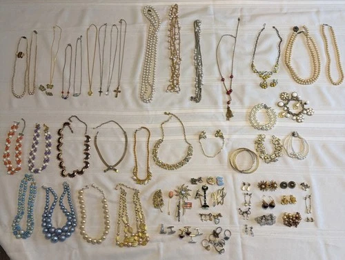 Vintage Costume Jewelry lot 80+ pieces