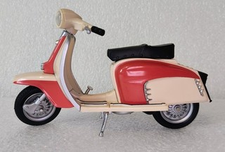 Lambretta Series 3 Style diecast model 1:12 Scale Excellent condition