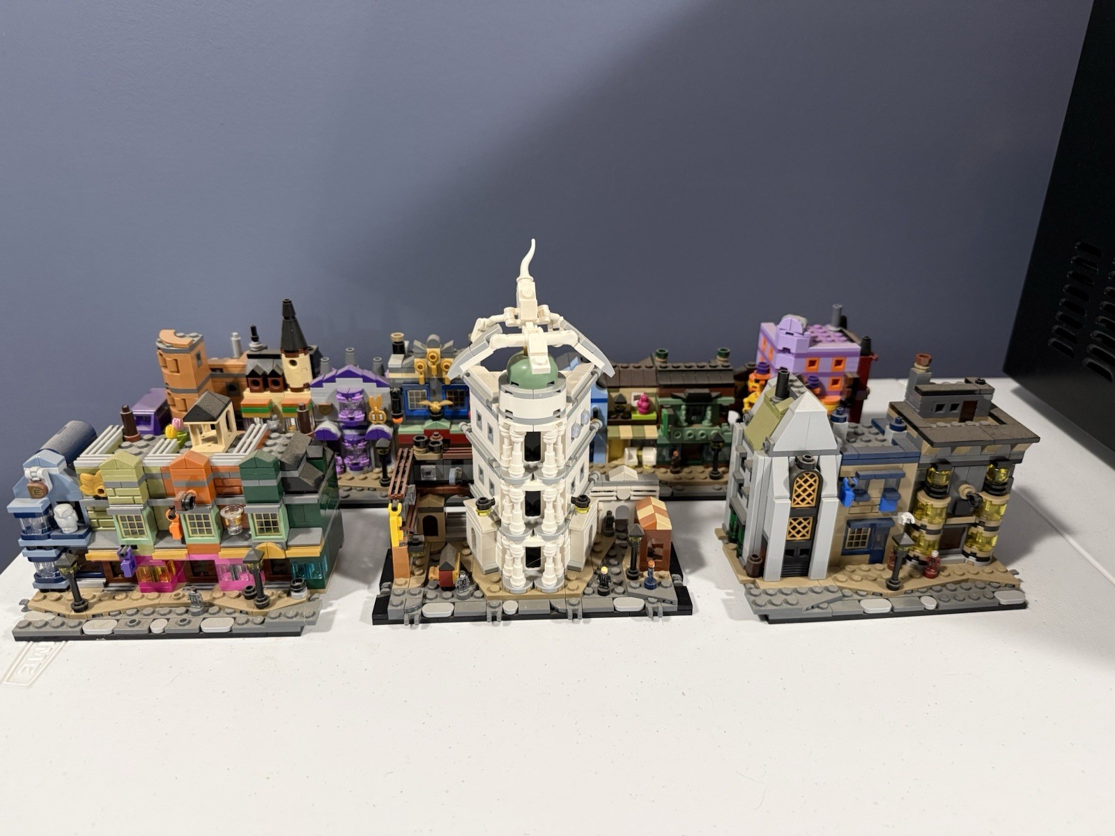 LEGO Harry Potter Diagon Alley Wizarding Shops 76444 2750pcs w/ Instructions