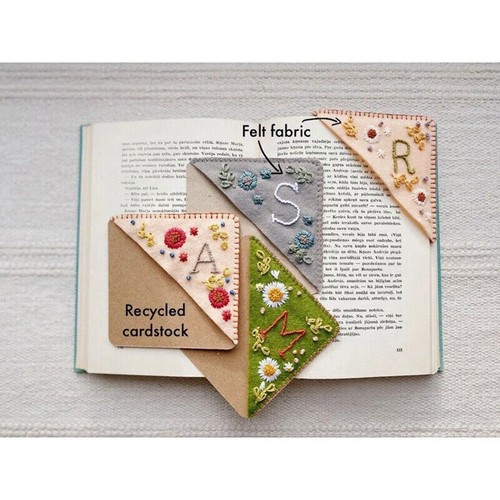 Personalized Hand Embroidered Corner Bookmark Hand Stitched Felt Letter Bookmark - Foto 7 di 14
