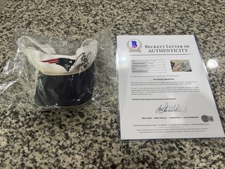 🔥🔥 Tom Brady (The G.O.A.T.) Signed and Worn Visor! 🔥🔥 Beckett LOA