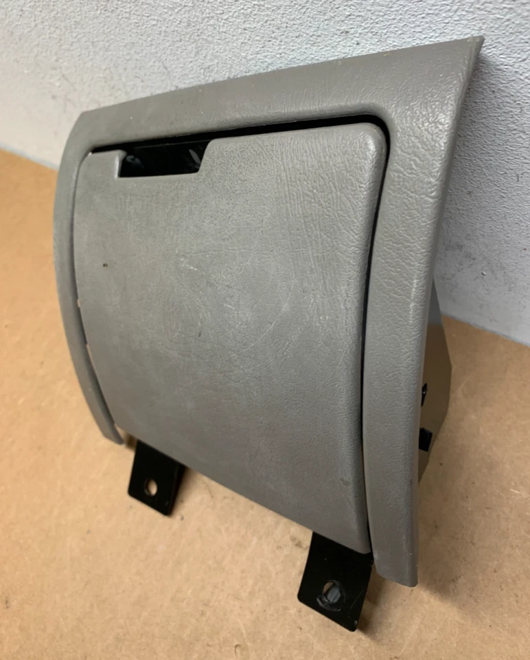 1998-2004 Chevy S10 Blazer Sonoma Jimmy Interior Dash Ash Tray Gray 15008176 - Image 4 of 4